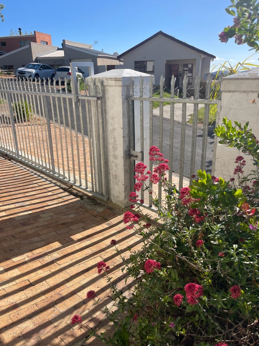 4 Bedroom Property for Sale in Idasvallei Western Cape